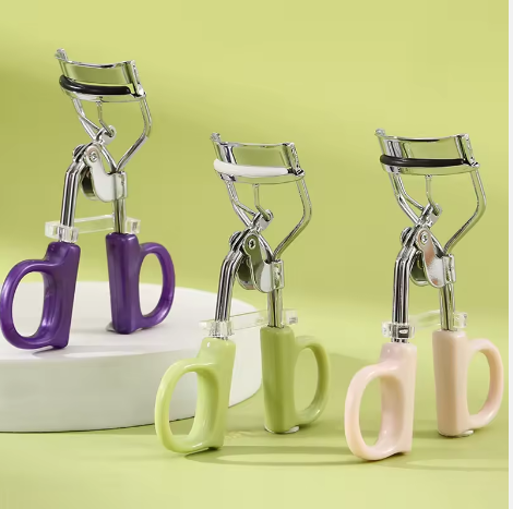 Premium Eyelash Curler with Comfortable Grip – Long Lasting Curl Tool